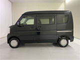 全国トヨタディーラーの中でも数少ない、トヨタ認定検査員が1台ずつ内外装をチェック。