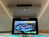 【純正フリップダウンモニター】付き☆後部座席に座りながら大画面でTVやDVDをお楽しみいただけます♪