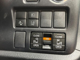 【両側パワースライドドア】スマートキーや運転席のスイッチで後席両側スライドドアの開閉が可能♪電動だから力を入れてドアを開ける必要がありません。