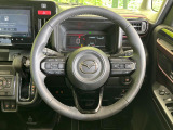 【純正革巻きステアリング】上質な革を使用することで、手にしっかり馴染みとても運転しやすいハンドルです♪