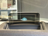 視点移動が少なくても情報確認が可能なヘッドアップディスプレイ!