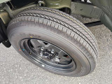 新車時のタイヤの為溝はたっぷり有ります。