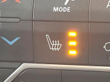 ●フロントシートヒーティング:運転席・助手席共に三段階で調節が可能なシートヒーターを装備しております。季節を問わず快適にご使用いただけます。