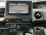 バックカメラも装備しております。車庫入れの苦手なお客様も安心!重宝してくれます!