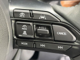 【レーダークルーズコントロール】高速道路での長距離走行が楽に!!自動で速度を保つクルーズコントロールが、衝突軽減システムと連携し、前方の車両を感知して車間を保つように速度調節してくれます!!