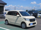 当店展示場では常時50台以上の在庫を展示しており、全車に走行距離及び修復歴を明示しております。長年の実績と経験からお客様に安心と満足をご提供致します。