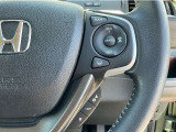 Hondaセンシングの機能のひとつ、アダプティブクルーズコントロール付!アクセルから足を離しても設定したスピードと前車との車間を保ち走行してくれます!車線維持もアシスト☆高速道路で疲労軽減ですね☆