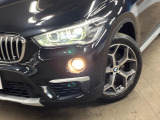 ●LEDヘッドライト:夜間走行時も良好な視界を確保し安心して運転できる高輝度LEDヘッドライトを装備!点灯速度が早く、消費電力も抑えられています。