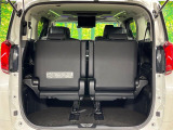 普段のお買い物や通勤、送迎等に十分な荷室スペースを確保しております。セカンドシートを倒すと、大きな荷物の積載も可能です♪