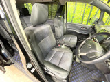 運転席シート廻りは使用感も少なく、良好な状態となっています。丁寧に使われていたことがよくわかりますね。