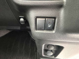 運転席側にはシートヒーター付いてます