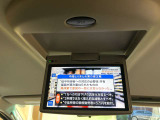 【純正フリップダウンモニター】付き☆後部座席に座りながら大画面でTVやDVDをお楽しみいただけます♪