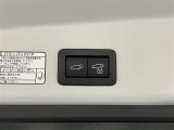 バックドアの開閉が電動操作可能。荷物の出し入れもラクラクです。
