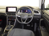 輸入車ならではの、細部まで作り込まれた、洗練されたデザインです。運転席からの視界は、店頭にてお客様ご自身の目でお確かめください.