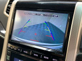【バックカメラ】運転席から画面上で安全確認ができます。駐車が苦手な方にもオススメな便利機能です。
