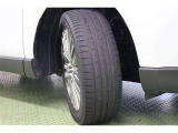 タイヤサイズ 225/55R19。 京都トヨタにてこの車をご成約のお客様に限り、タイヤ4本を当社指定【新品】タイヤに交換します。