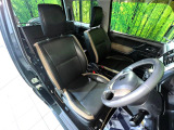 運転席シート廻りは使用感も少なく、良好な状態となっています。丁寧に使われていたことがよくわかりますね。