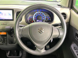 インテリアに合わせたデザインのステアリングは、運転される方のことも考え、運転しやすい形状、大きさです。是非一度、実際に触ってお確かめください。