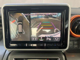 空から見下ろしているような視点で周囲を確認できるアラウンドビューモニター。駐車時にとても便利です。