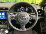 【純正革巻きステアリング】上質な革を使用することで、手にしっかり馴染みとても運転しやすいハンドルです♪