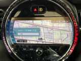 ●純正ナビ:一体感のあるナビは、高級感ある車内を演出してくれます。オーディオ機能も充実しておりますので、運転もより楽しめます♪
