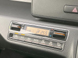 【オートエアコン】一度お好みの温度に設定すれば、車内の温度を検知し風量や温度を自動で調整。暑い&hellip;寒い&hellip;と何度もスイッチ操作をする必要はありません。快適な車内空間には必須の機能ですね♪