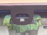 【シティブレーキアクティブシステム】低速走行中に前方の車両等を認識し、衝突しそうな時は警報とブレーキで衝突回避と被害軽減をアシスト。より安全にドライブをお楽しみいただけます。