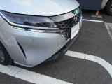 移動物が近づくと知らせてくれるMOD付きです。車の周りを歩いている人や自転車など動いているものを検知してディスプレイへの表示とブザーでドライバーに注意を促します。