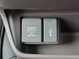 電源ソケットとUSB入力