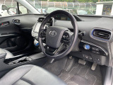 【運転席】座り心地が良いシートなので長時間の運転でも快適にお過ごしいただけます。新品のフロアマットのご注文も可能です。掲載箇所以外にご希望の写真がございましたらお気軽にお問い合わせ下さい。