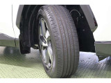 タイヤサイズ 225/60R18。