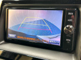 【バックカメラ】運転席から画面上で安全確認ができます。駐車が苦手な方にもオススメな便利機能です。