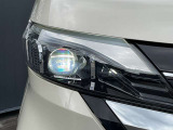LEDライトは白色光で遠くまで明るく照らし、夜間の安全運転をサポートします