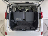 ワゴンならではの広々としたラゲージスペースを備えています。ライフスタイルに合わせていろいろな物を積み込めます!