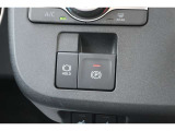 電動パーキングブレーキを搭載。スイッチ操作でパーキングブレーキを作動・解除することが可能ですので、操作の力が不要ですよ♪