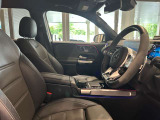メルセデス・ベンツの定める厳しい基準をクリアしたお車のみをご案内させて頂きます。納車前整備はメーカー規定に基づき100項目以上にも及ぶ点検を熟練のメカニックによって行いご納車させて頂きます。