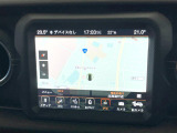 ●純正ナビ:一体感のあるナビは、高級感ある車内を演出してくれます。Bluetooth再生などオーディオ機能も充実しておりますので、運転もより楽しめます♪