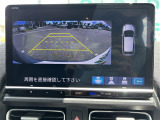 【バックモニター】後ろのカメラの映像がモニターに映し出されるので、後方の見えない死角や、障害物との距離感などもしっかり安全確認することができます。