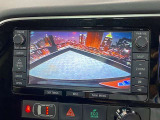 【バックカメラ】運転席から画面上で安全確認ができます。駐車が苦手な方にもオススメな便利機能です。