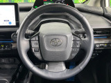 【純正革巻きステアリング】上質な革を使用することで、手にしっかり馴染みとても運転しやすいハンドルです♪