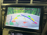 【バックカメラ】駐車時に後方がリアルタイム映像で確認できます。大型商業施設や立体駐車場での駐車時や、夜間のバック時に大活躍!運転スキルに関わらず、今や必須となった装備のひとつです!