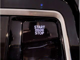 【プッシュスタート】プッシュスタートの最大のメリットは「防犯対策」です。スマートキーと車のIDが合致しないとエンジンは始動させることができません。