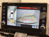 車庫入れや後方操作をサポート!苦手な駐車も安心のバックモニター付きです♪ガイド線も表示されますので、どこまで下がれば良いか目安にもなります☆