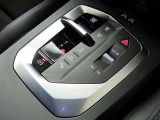 トグルスイッチ式のセレクターレバーが、より直感的で快適な操作性を実現。