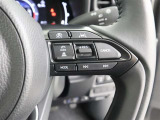 【レーダークルーズコントロール(追従機能付)】アクセルを踏まなくても、車間制御モードは、先行車に合わせた追従走行を行い、自動的に加速・減速・停止をします。定速制御モードは、一定の車速で走行できます