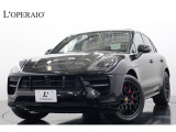 ポルシェのハイパフォーマンスSUV「マカン GTS」が入庫いたしました。オプションのパノラマルーフシステムやBOSEサラウンドサウンドシステムを装備しており、快適かつ上質なドライブをお楽しみいただけます。