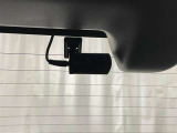 【ドライブレコーダー】安心・安全なカーライフに必須のドライブレコーダーを装備!走行中はもちろん、あおり運転や事故に遭遇した際の状況も映像で記録し、万一のリスクに備えます。
