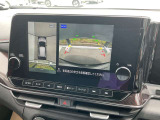 空から車を見たような「アラウンドビューモニター」!車の周りが一目で確認できるので、小さなお子様や障害物があっても安心して乗ることができます。