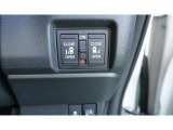 運転席からスライドドアの開閉ができる便利なスイッチを装備しております♪ 日常使いにも嬉しい人気の装備です☆