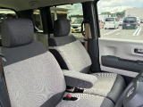 運転席にはアームレストを装備しております♪ 毎日の運転から長距離ドライブまで快適にお使いいただけます☆